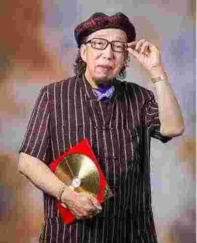 书香氤氲承经典  易学精粹毓新秀 访香港著名国学易学大师---梁顥耀